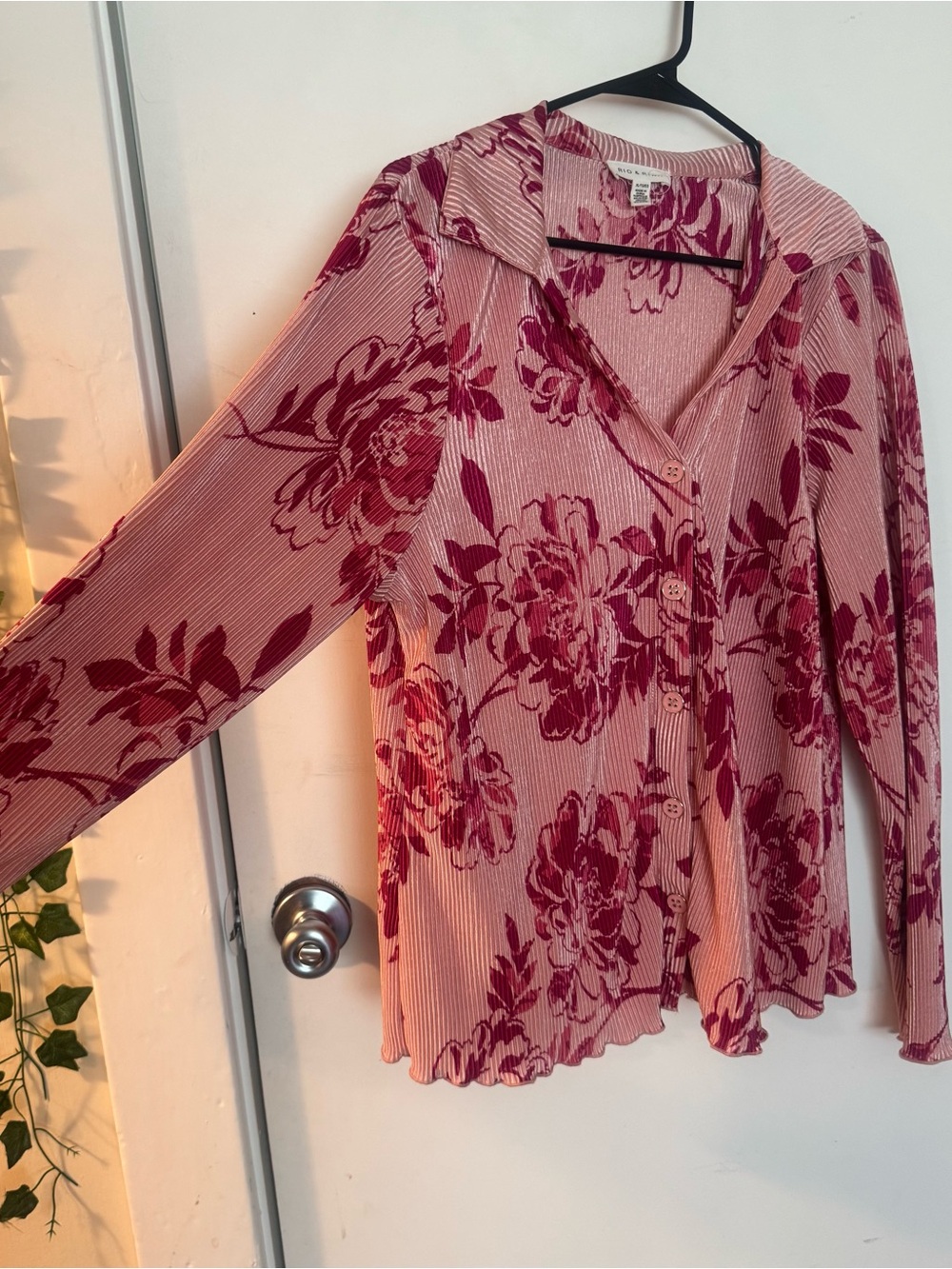 Women's Pink Floral Button-Front Blouse